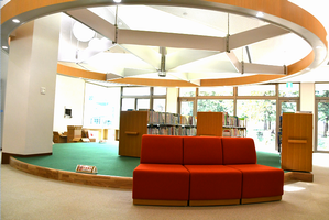新南部近隣センターの図書館