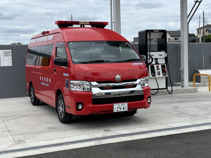広報車