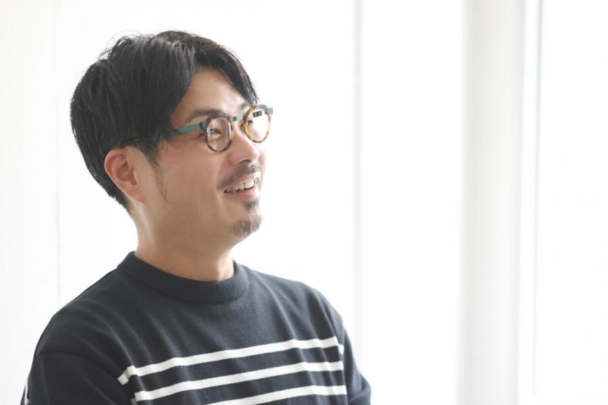 インタビューを受ける様子