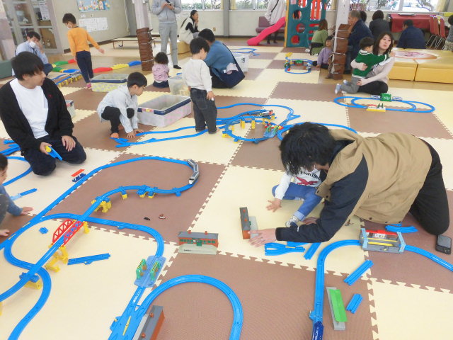 プラレール