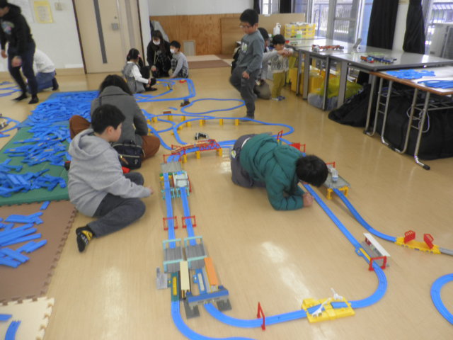 プラレール