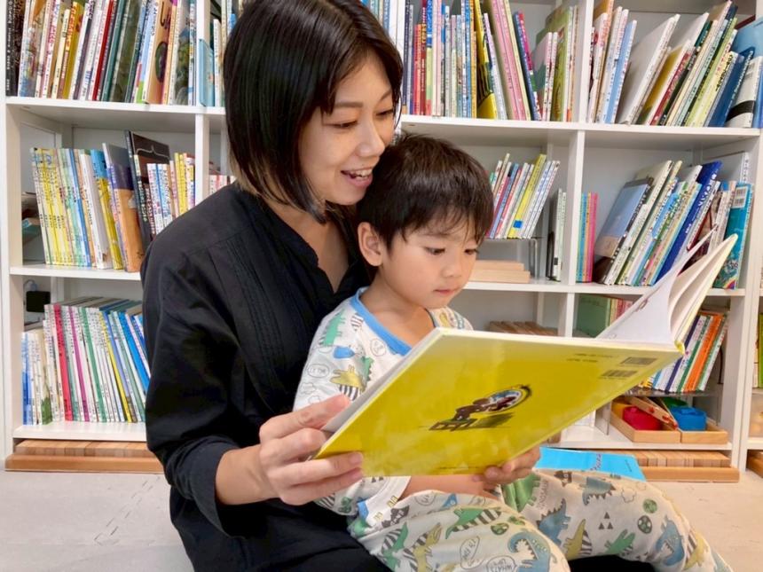 絵本の読み聞かせ風景1