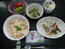 エネルギーを控えた食事・昼食