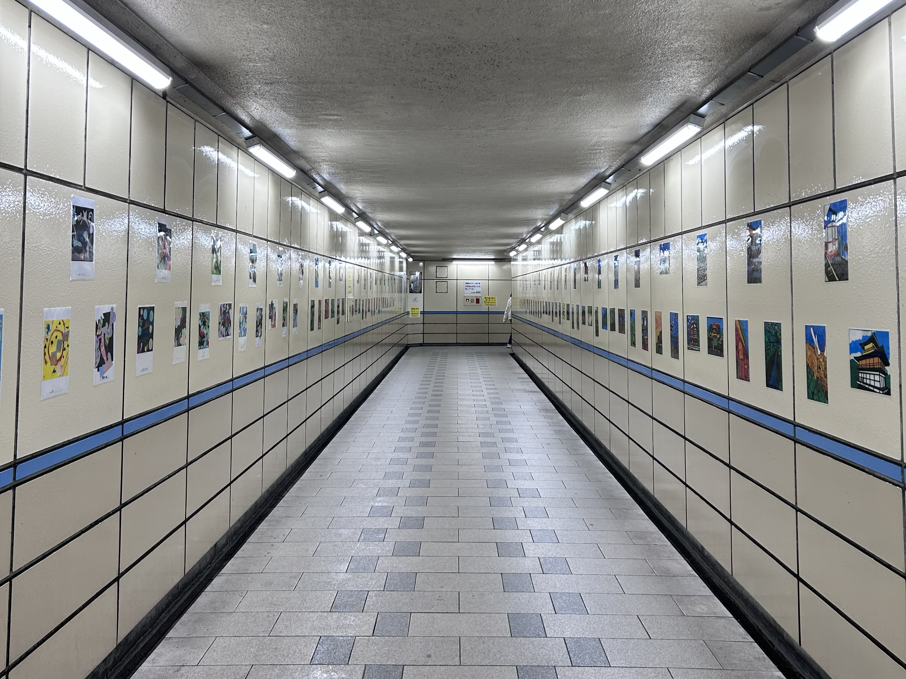 西口地下道_展示3