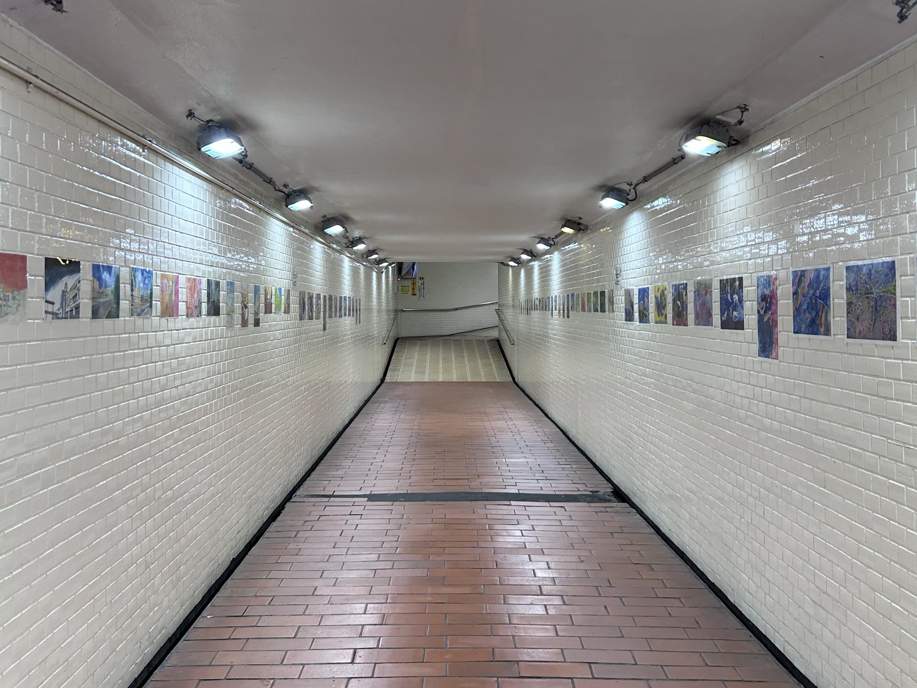 あけぼの地下道_展示1